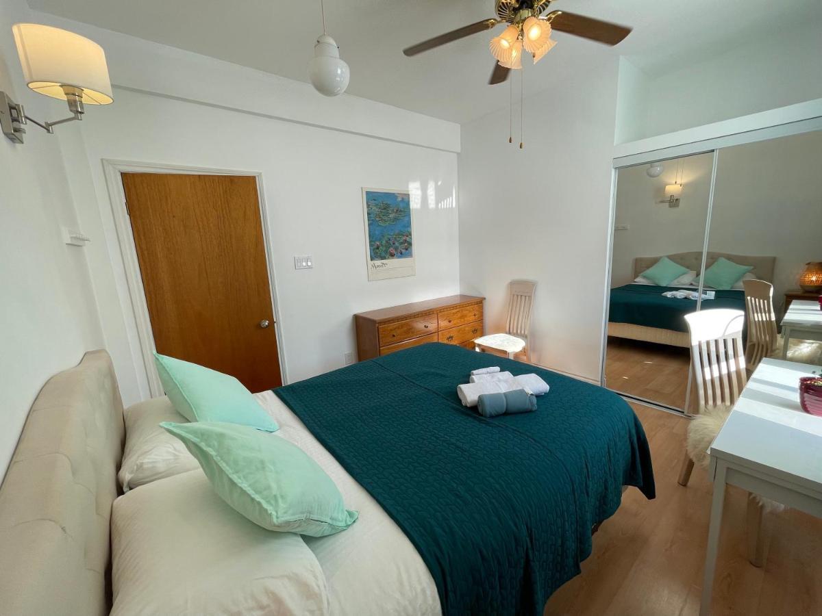 Chambres El Mediterraneo Rooms Монреаль Екстер'єр фото